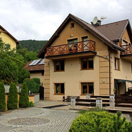 Dom W Gorach "Tresna" Hotell Exteriör bild