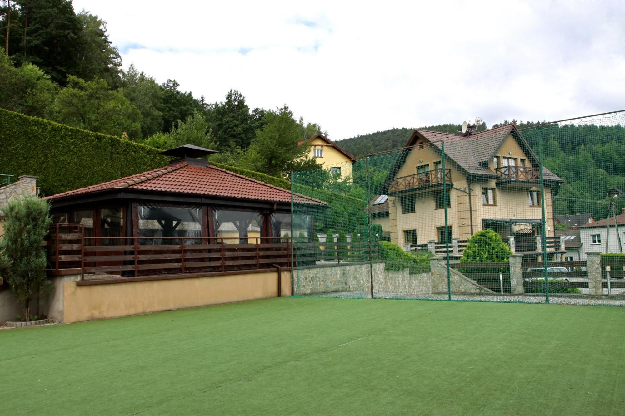 Dom W Gorach "Tresna" Hotell Exteriör bild